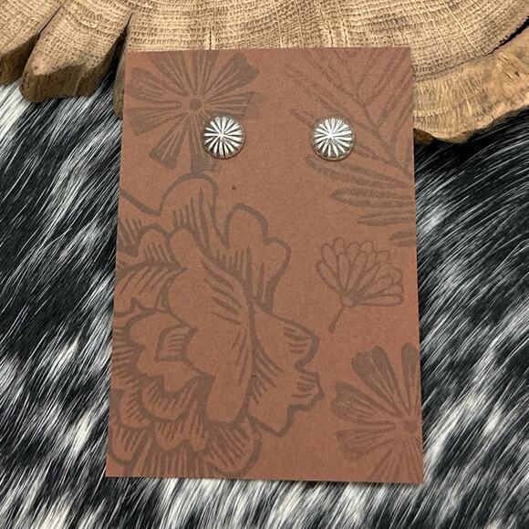1990s Native American NAVAJO Sterling Silver Round Stud Earrings Ribbed Design - Picture 1 of 4